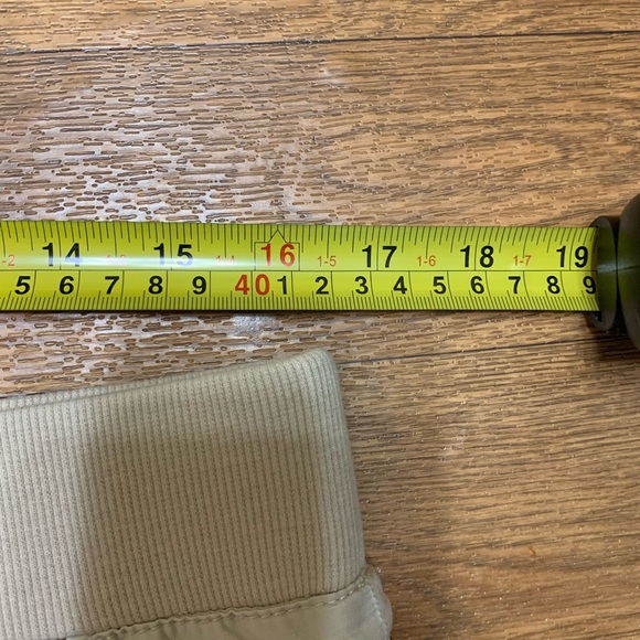 Women’s khaki skorts size medium 5 for $25 - Picture 6 of 10